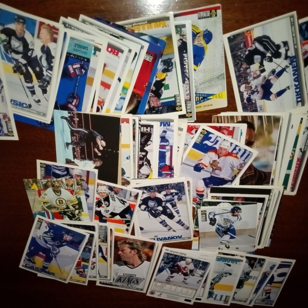 Old Hockey cards lot, good condition